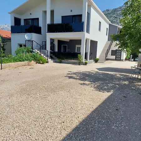 Karla Paklenica Apartment Starigrad Paklenica