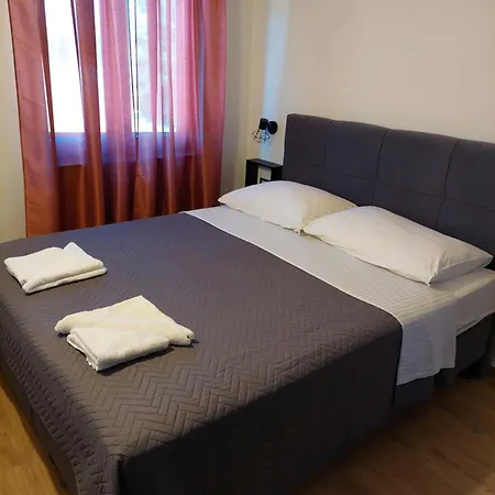 Apartment Karla Paklenica *